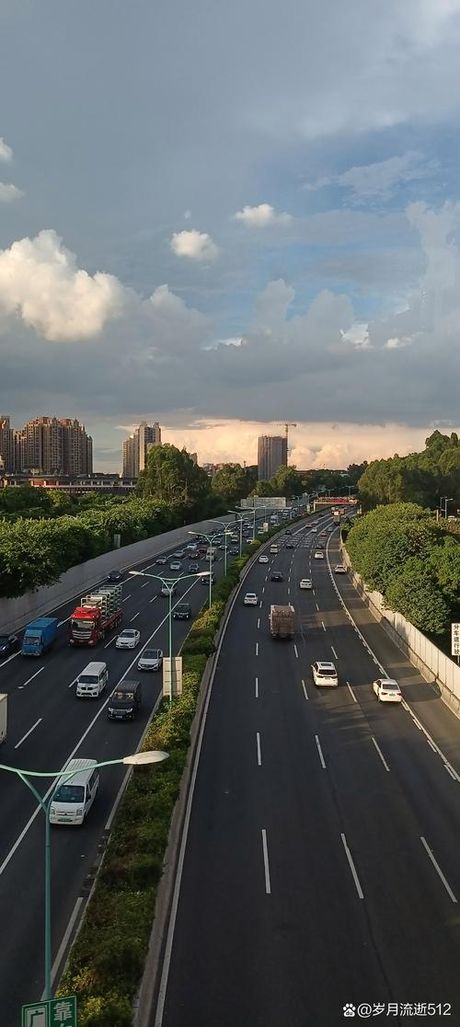 开封汽车站：车水马龙的城市门户